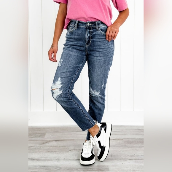 NWT Judy Blue distressed, high waist, relaxed fit jeans sz 15 (32) - Picture 5 of 16